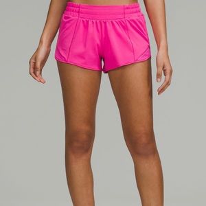 lululemon sonic pink low rise 2.5” hotty hot shorts